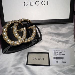 *NEVER WORN* Leather Belt w. Pearl Double G, Size 110